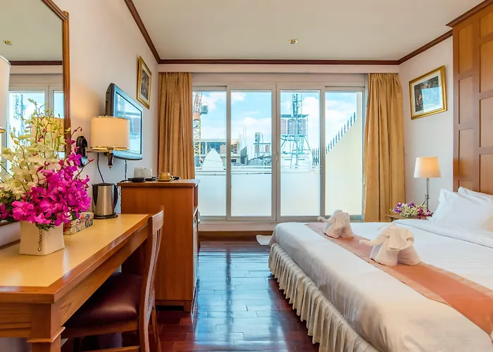 New Siam Riverside Hotel