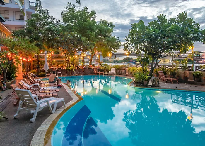 New Siam Riverside Hotel 3*