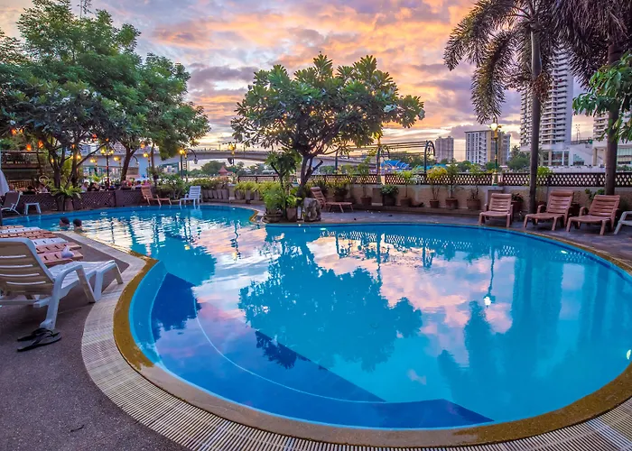 New Siam Riverside Hotel