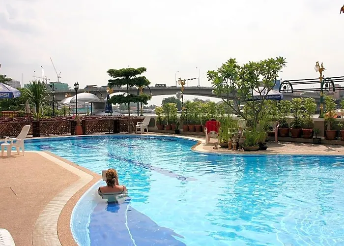Hotel New Siam Riverside 3*