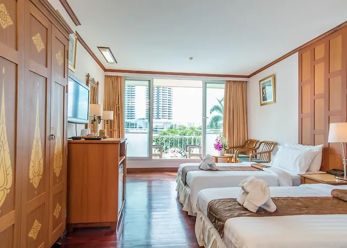 New Siam Riverside Hotel 3*